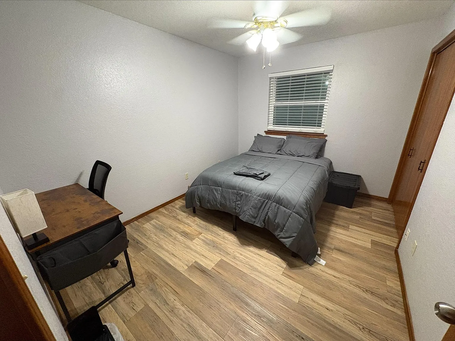 2 bed, 1.0 bath, 1496 sqft, $724 — Photo 1