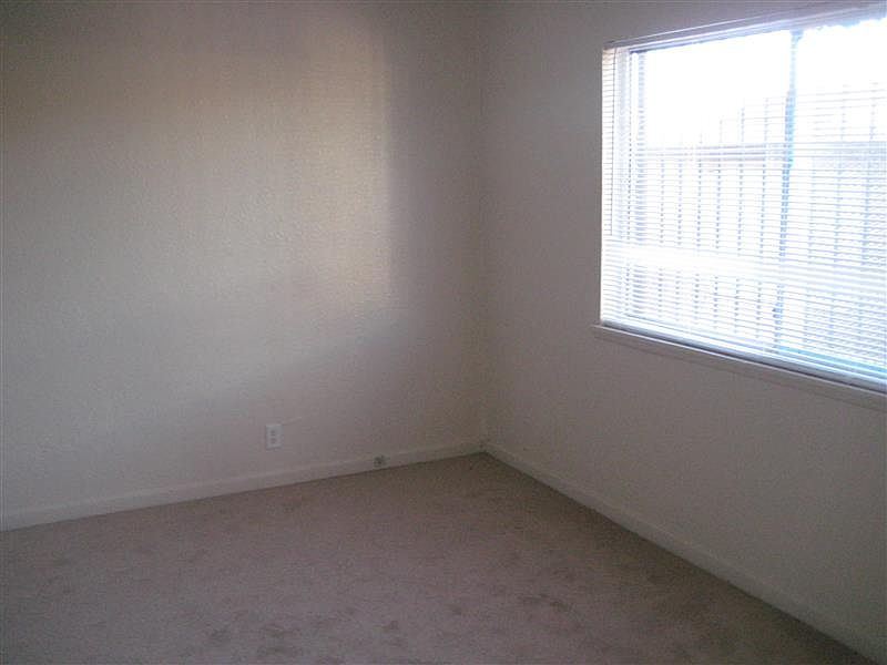 2nd image of 904 E Carey Ave APT A