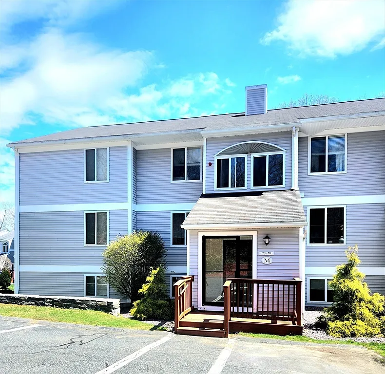 Building Photo - 330 Sunderland Rd #75
