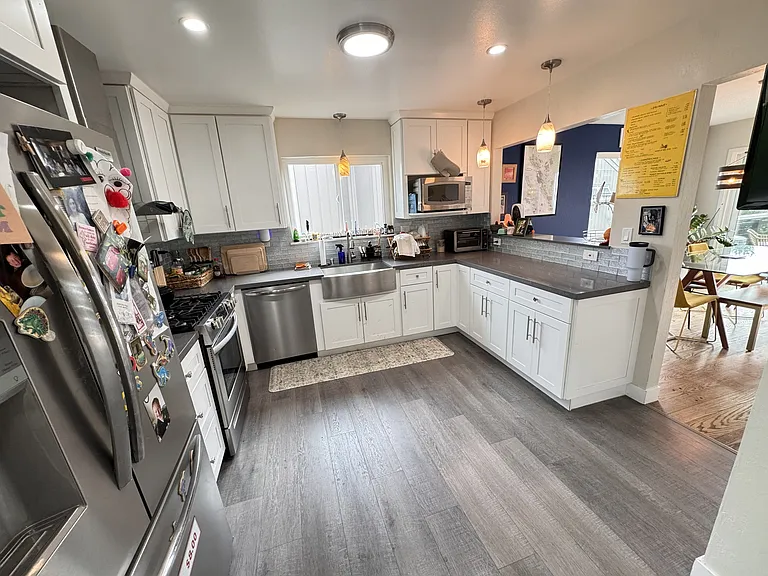 3131 Robinson Dr — Photo 10