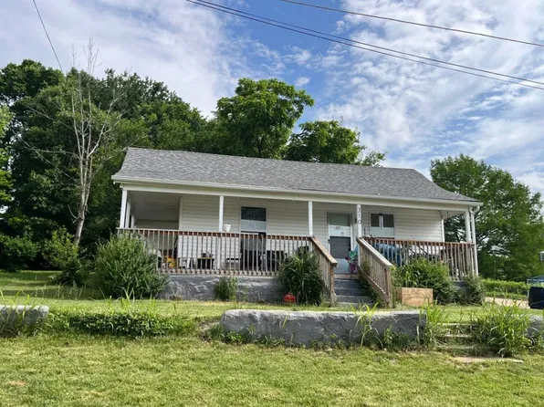 310 Donaldson St, De Soto, MO 63020