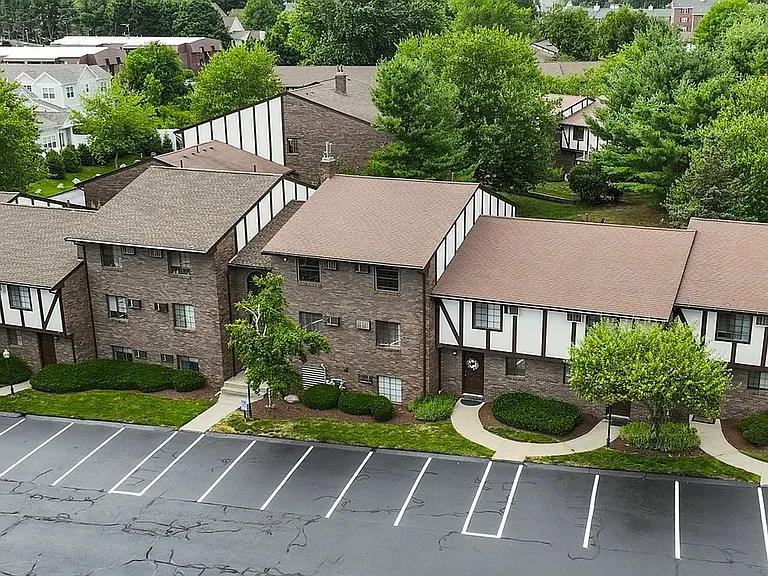 Tudor Glen Village — Photo 8