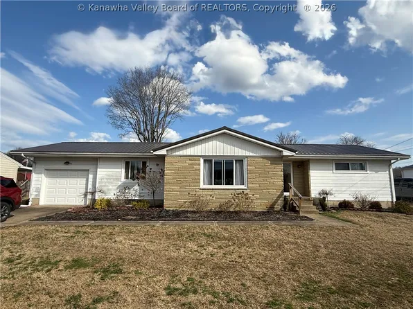 2808 Meadowbrook Dr, Point Pleasant, WV 25550