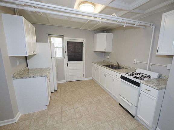 2nd image of 5821 Lindenwood Ave #Basement