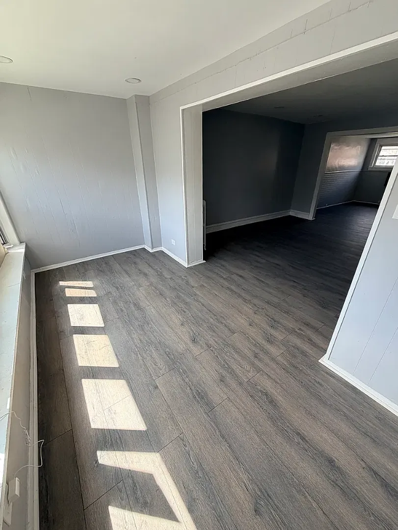 6837 Guyer Ave, 3 bedrooms, 1 bathroom House for $1,500/ Month — Photo 3