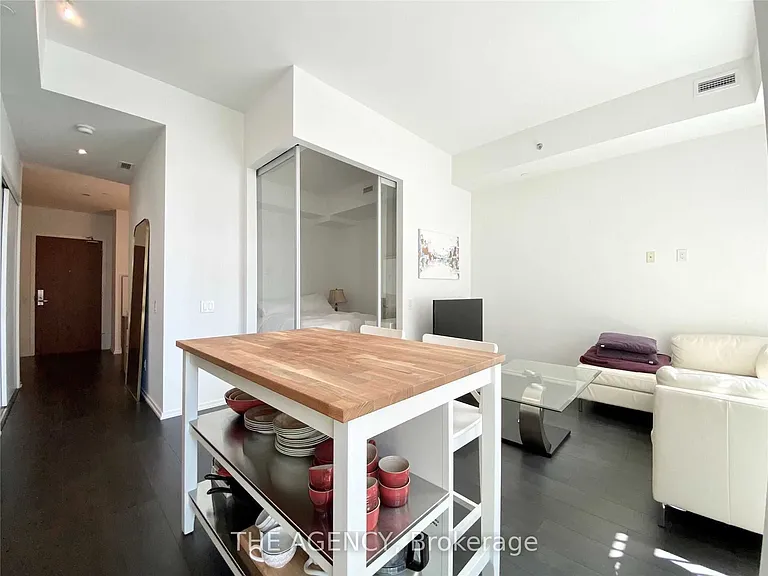 783 Bathurst St #718 — Photo 17