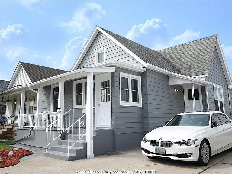 935 Langlois Ave #LOWER — Photo 1
