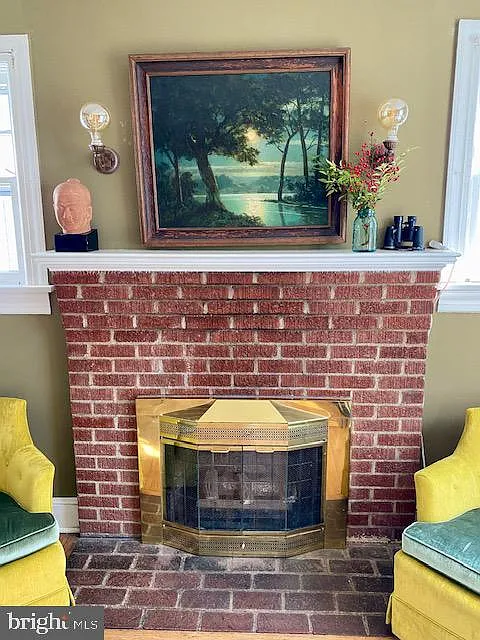 3 bed, 1.5 bath, 1018 sqft, $2,295 — Photo 3