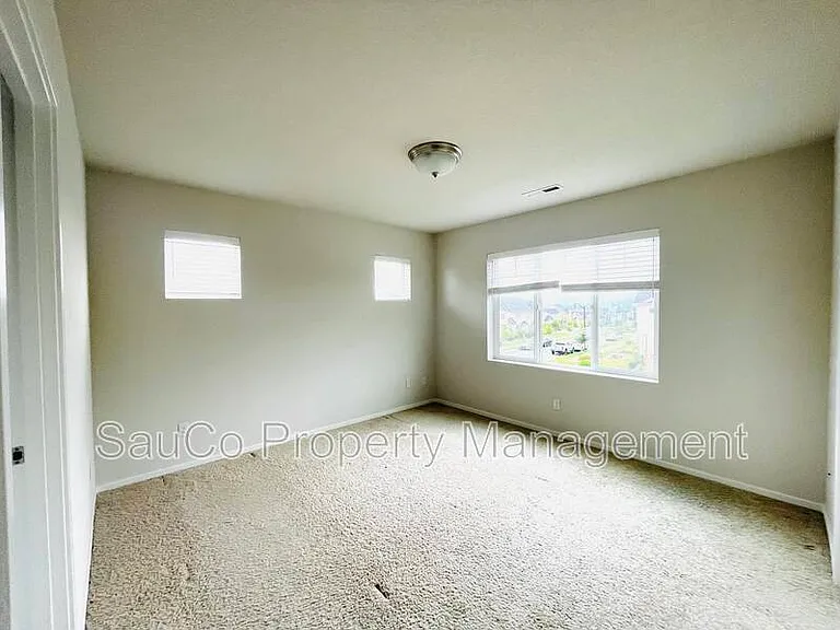 16390 NW Ernst St — Photo 15