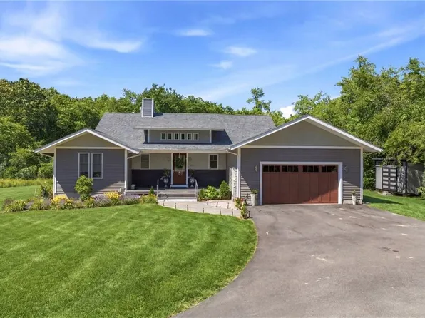 685-685C Curtis Cir, Wakefield, RI 02879