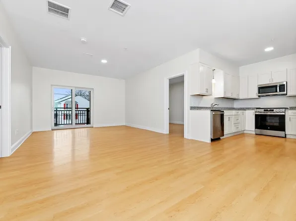 10 Franklin Ave APT 300, Revere, MA 02151