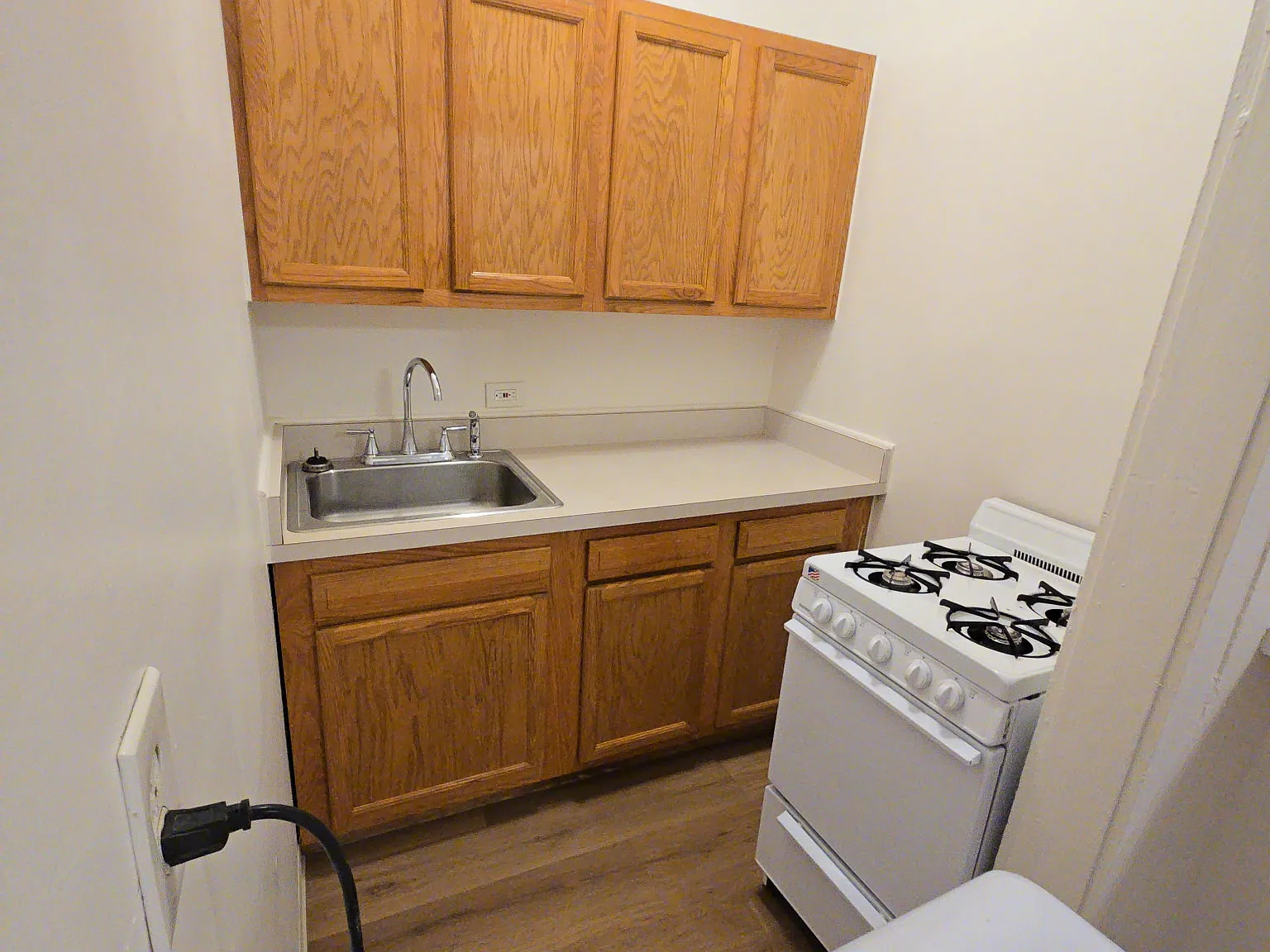 Studio, 300 sqft, $995 — Photo 4