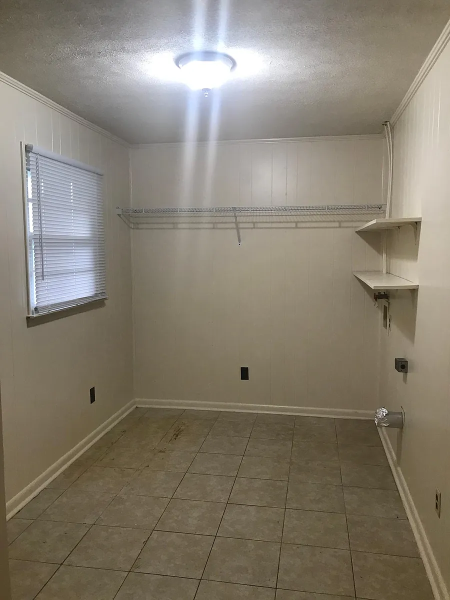 Laundry Room - 122 Francis St