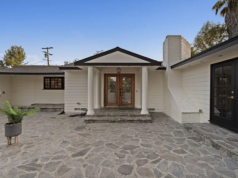 5835 Hillview Park Ave — Photo 44