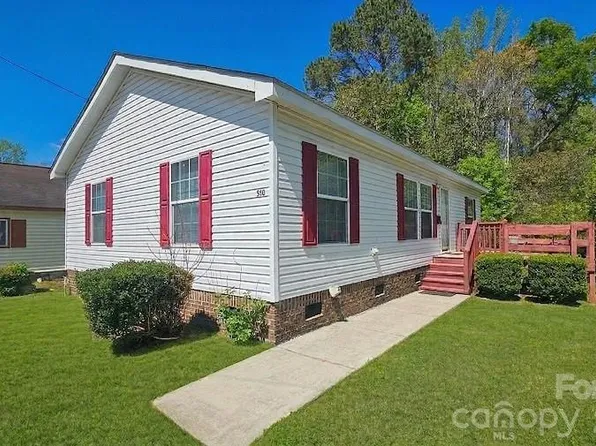 510 Phillips St, Fairmont, NC 28340