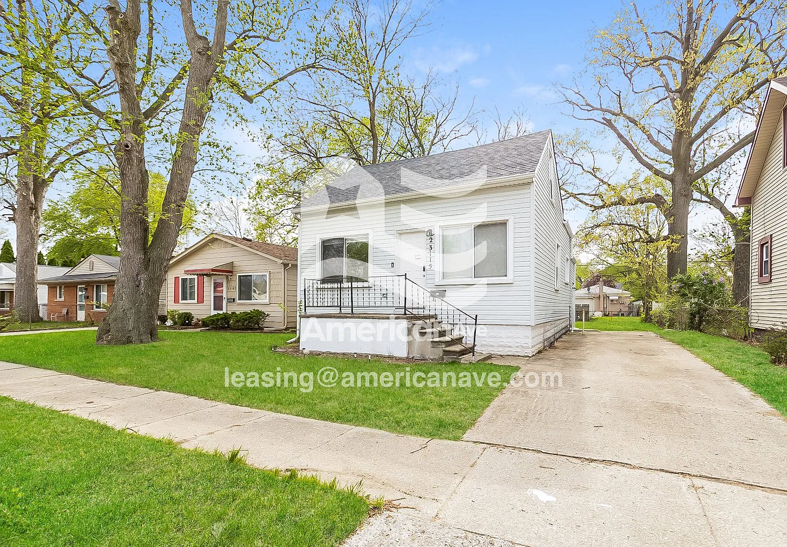 3 bed, 1.0 bath, 977 sqft, $1,540 — Photo 2