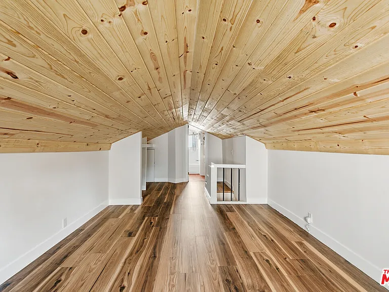 316 E Ellis Ave — Photo 36