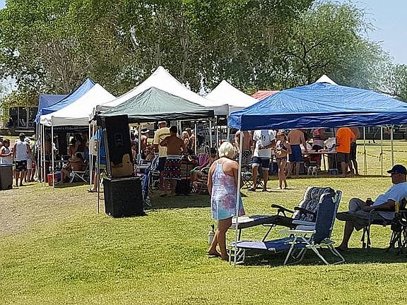 Spectators at horse shoe
