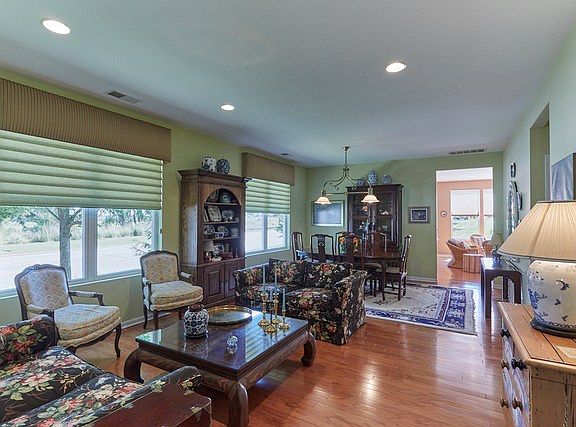 5th image of 3060 Rockwell Cir