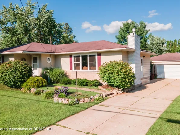505 Maple St, Grand Ledge, MI 48837
