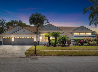 512 Crystal Grove Blvd, Lutz, FL 33548