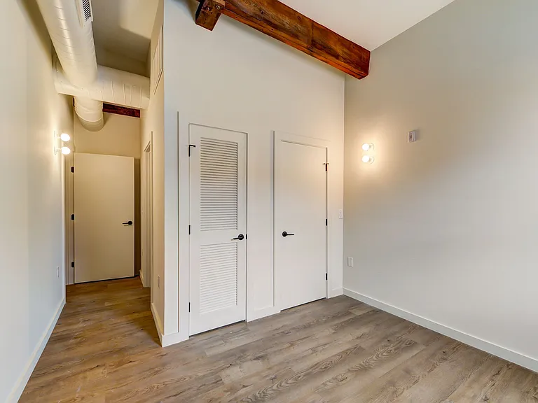 619 N 35th St #201 — Photo 10