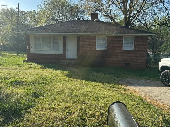 1611 Warren Cir, Gastonia, NC 28054