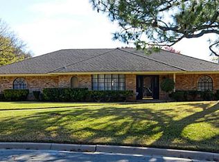 6208 Camelot Ct, North Richland Hills, TX 76180