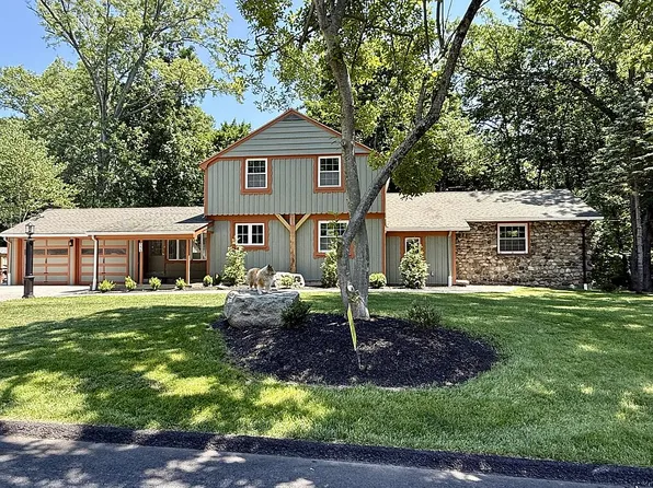 556 Babbling Brook Ln, Valley Cottage, NY 10989