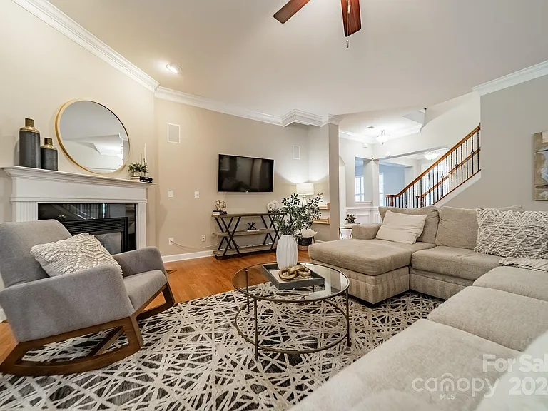 424 Ranelagh Dr — Photo 33