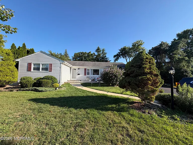 38 Richard Ln — Photo 1
