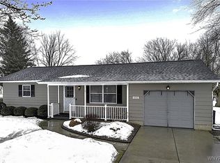 5585 Stone Rd, Lockport, NY 14094