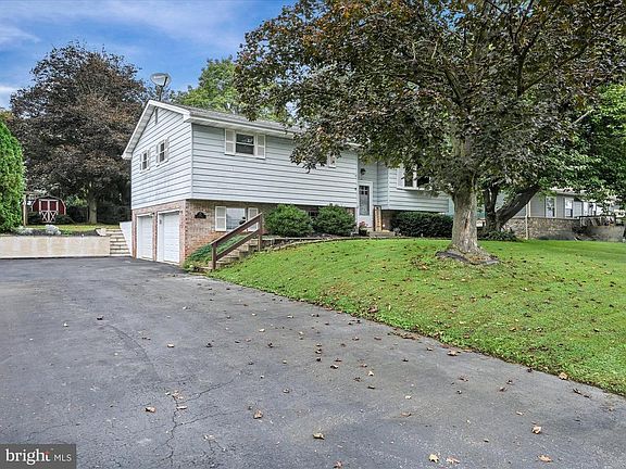 2nd image of 147 Eleanor Dr
