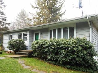 102 Courtright Dr, Dalton, PA 18414