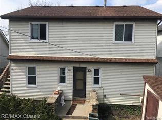 381 E Shore Dr, Whitmore Lake, MI