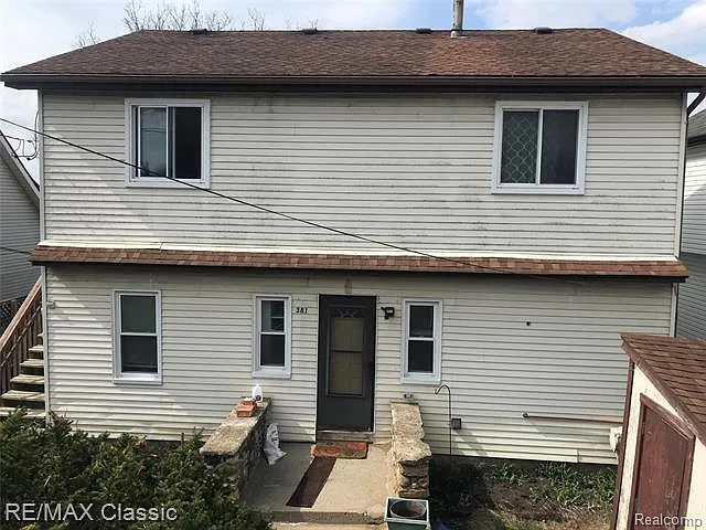 381 E Shore Dr photo 1