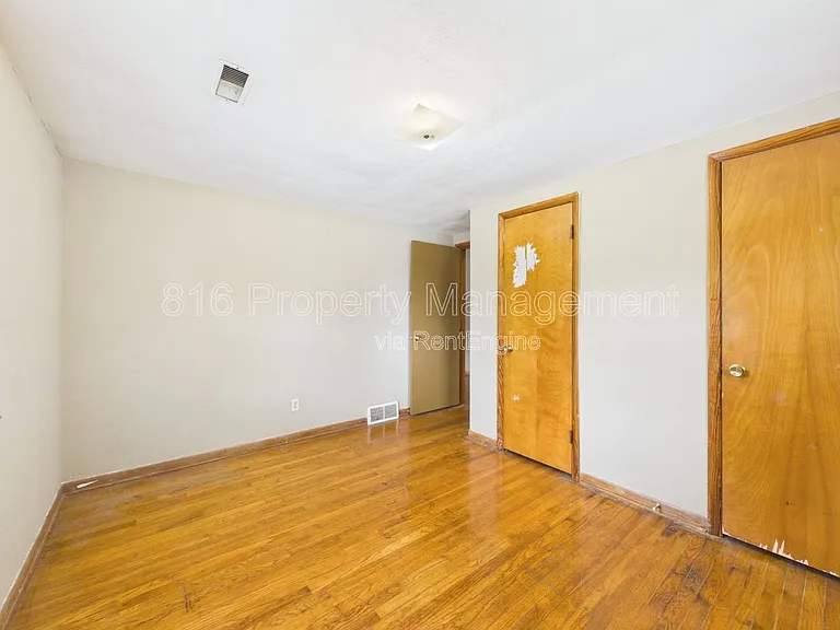 639 S Crysler Ave #D — Photo 11