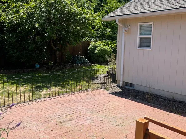 2153 Steelhead Ct, Lebanon, OR 97355