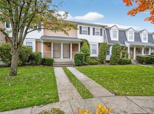 109 Glen Way, Syosset, NY 11791