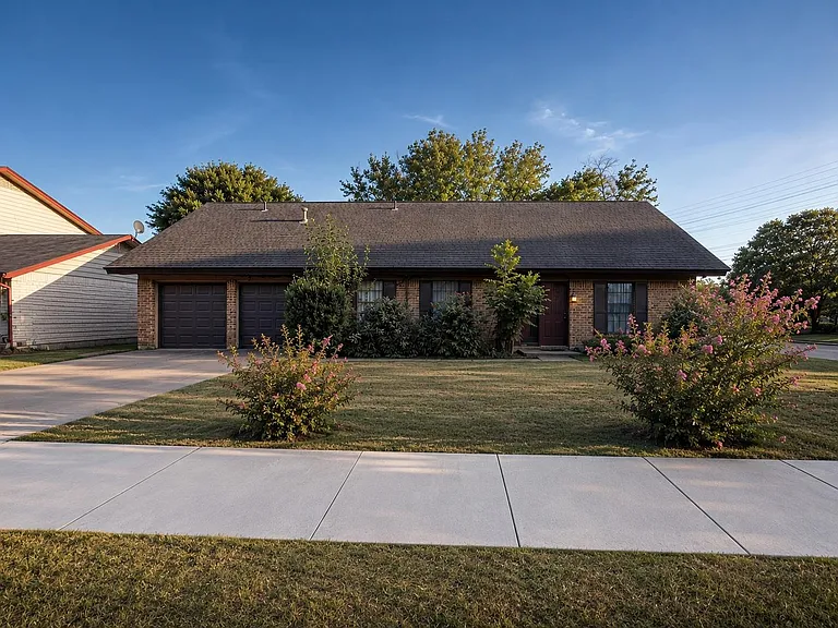 305 Starbright Dr — Photo 1