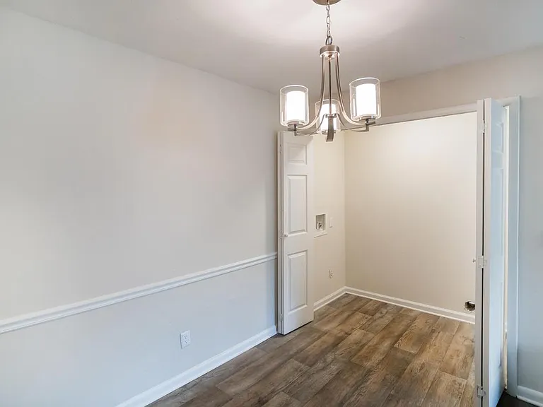 Chase Cove Apartments — Photo 120