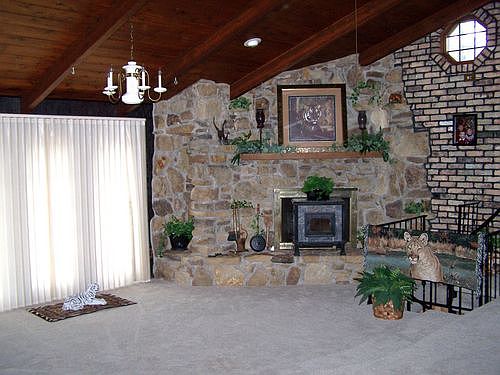 21 x 25 family room