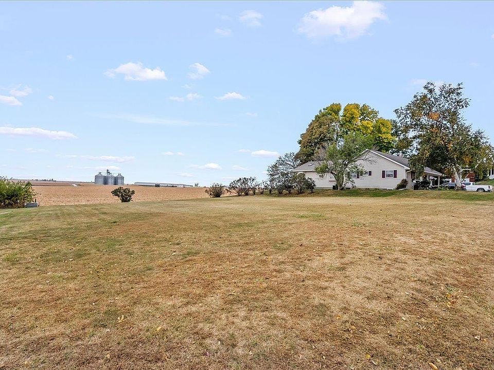 2nd image of 809 Crestview Dr