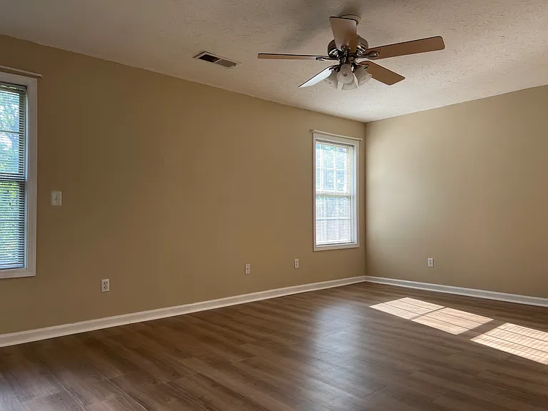 3885 Winthrop Dr — Photo 27