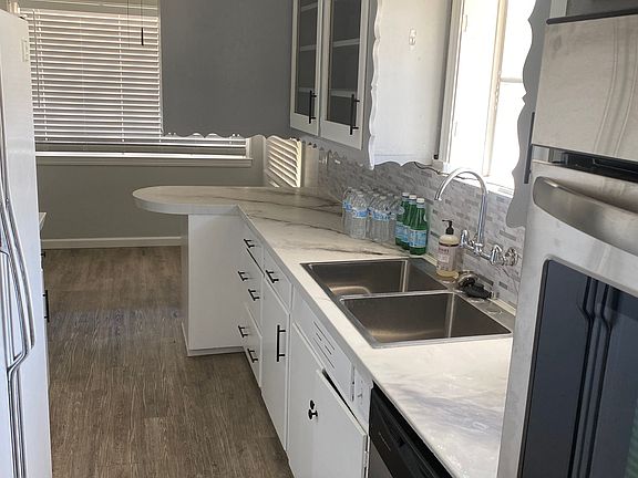 4th image of 1018 N 10th Ave
