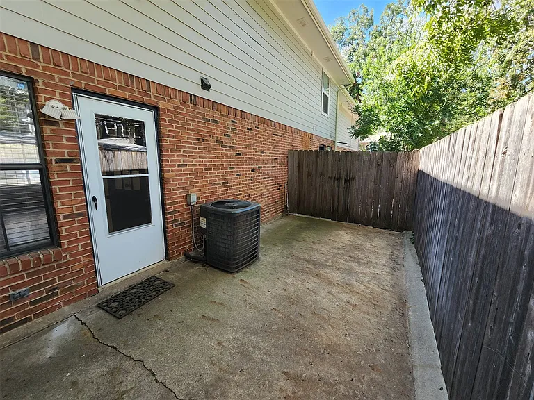 716 W Mulberry St #18 — Photo 19