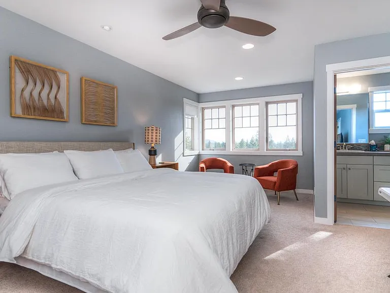 Upstairs bedroom