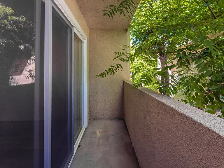 Large 2 bedroom Apartment in Clairemont — Photo 22