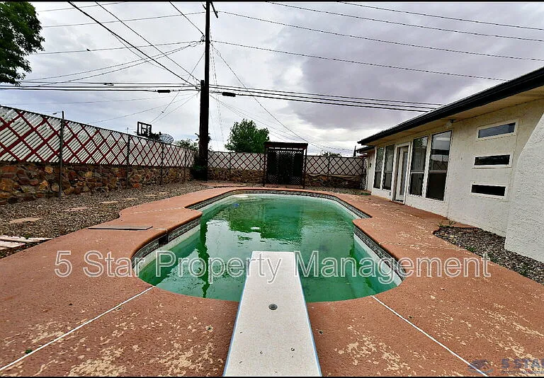 10565 Murphy St — Photo 45