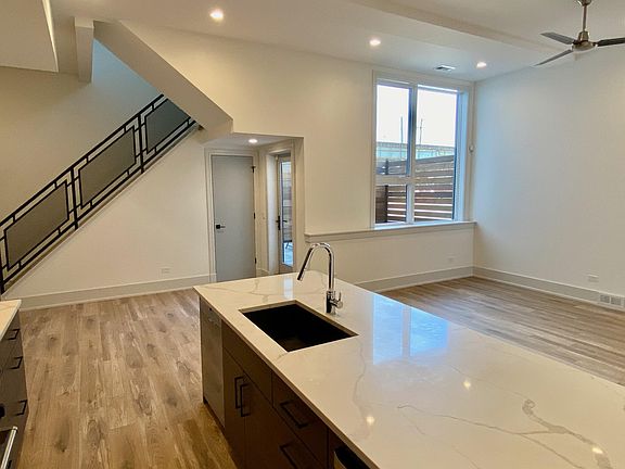 3rd image of 4540 N Ravenswood Ave #2